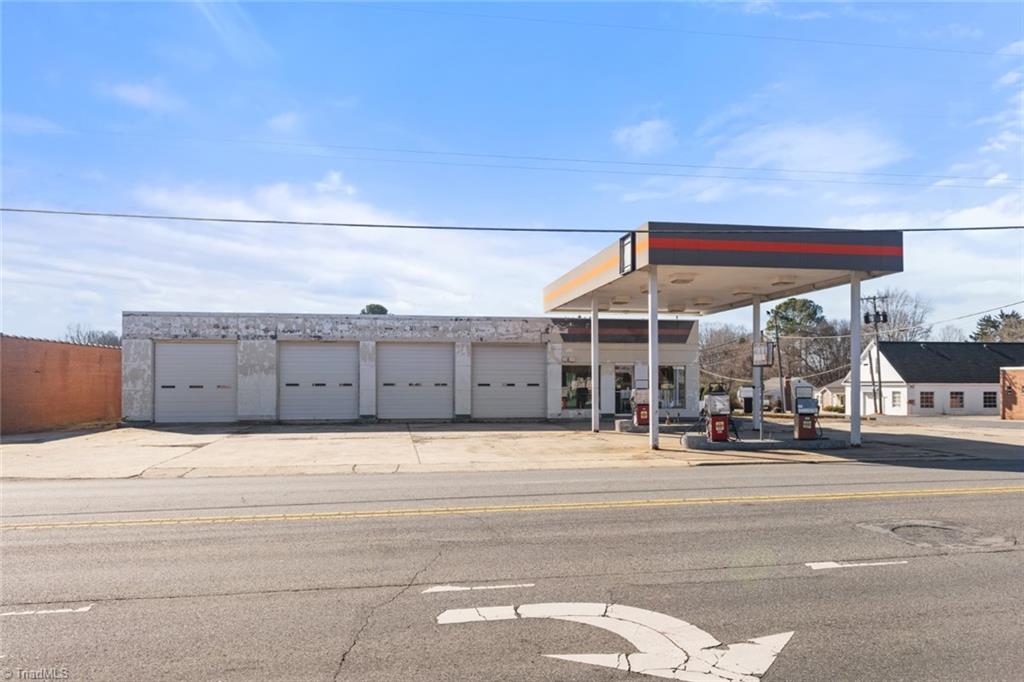 823 W Center Street Property Photo 1