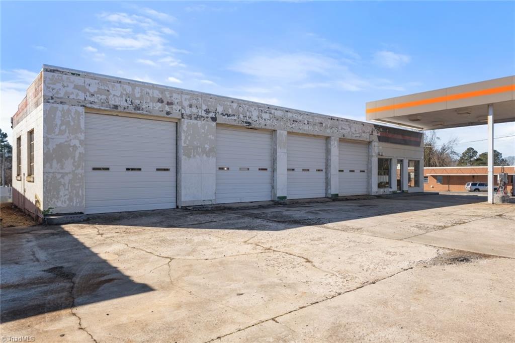 823 W Center Street Property Photo 5