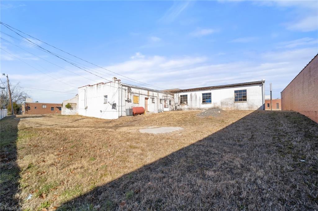 823 W Center Street Property Photo 13