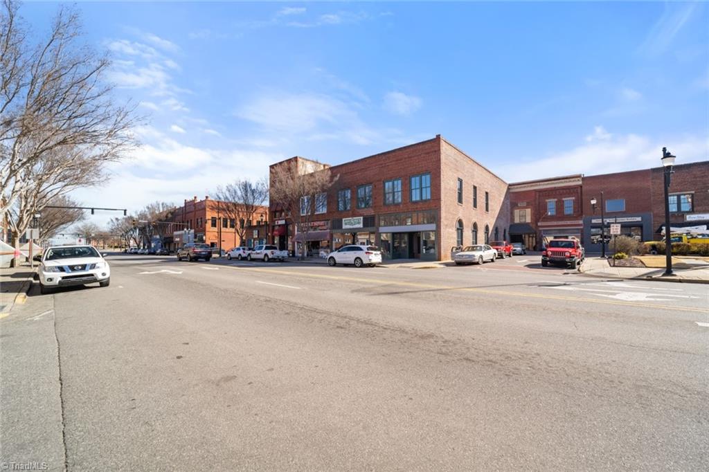 823 W Center Street Property Photo 17