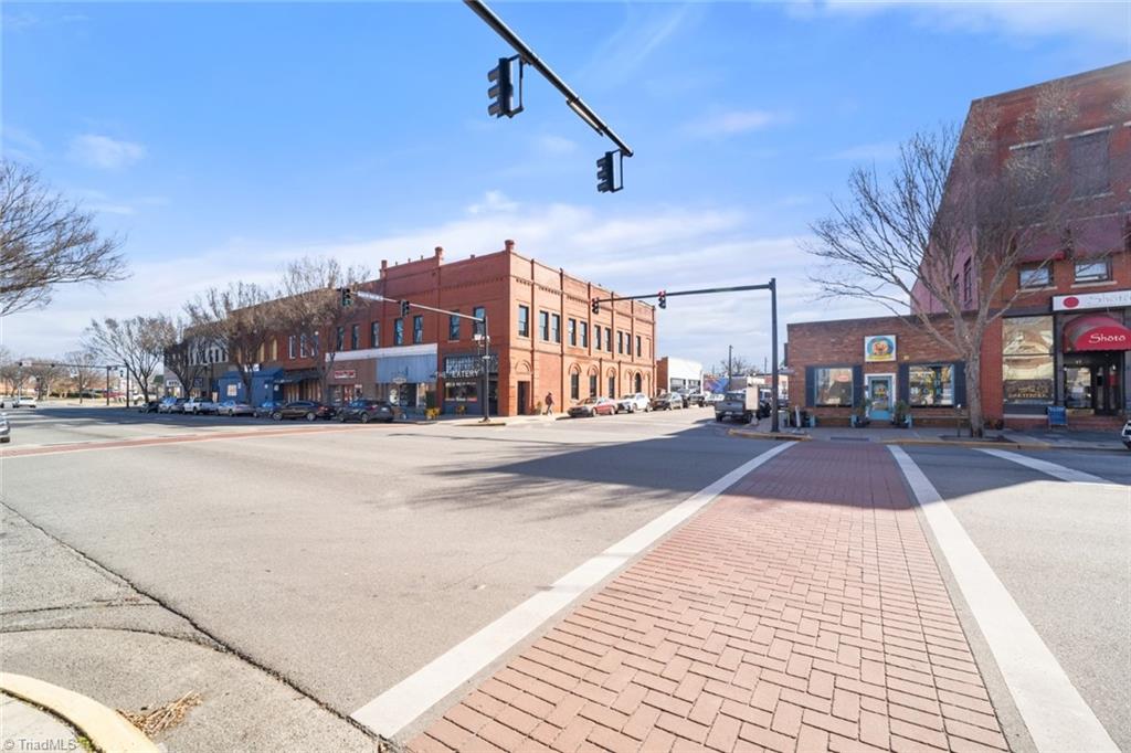 823 W Center Street Property Photo 19