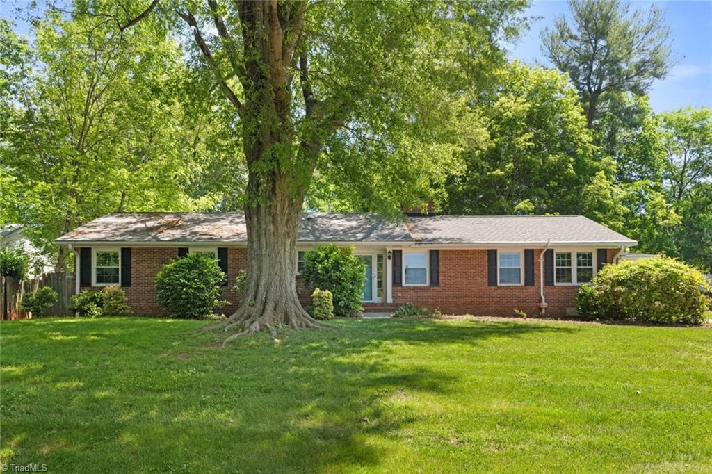 862 Kenwick Drive Property Photo 2