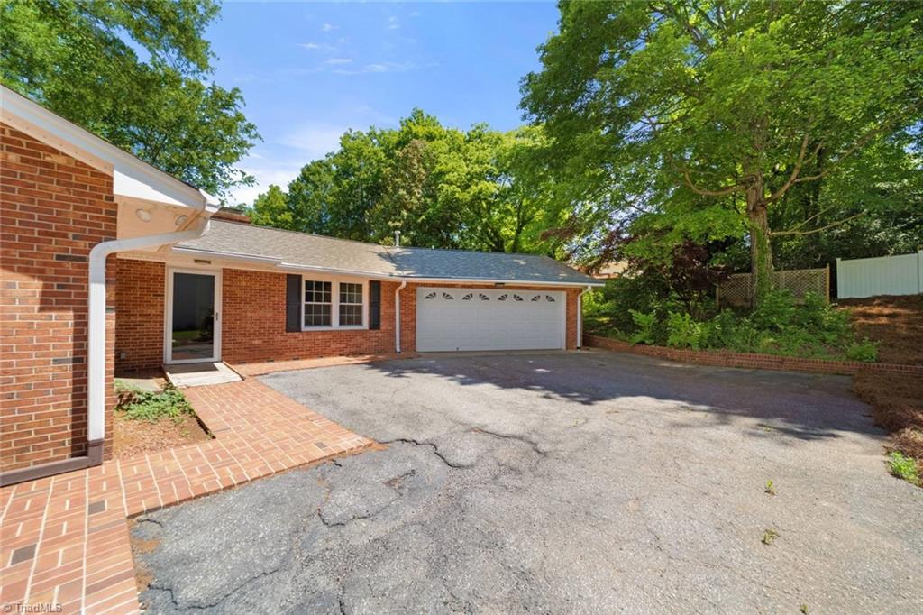 862 Kenwick Drive Property Photo 48