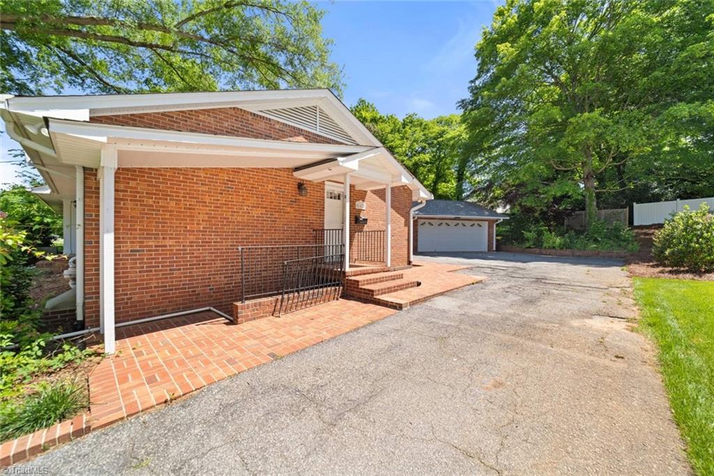 862 Kenwick Drive Property Photo 49