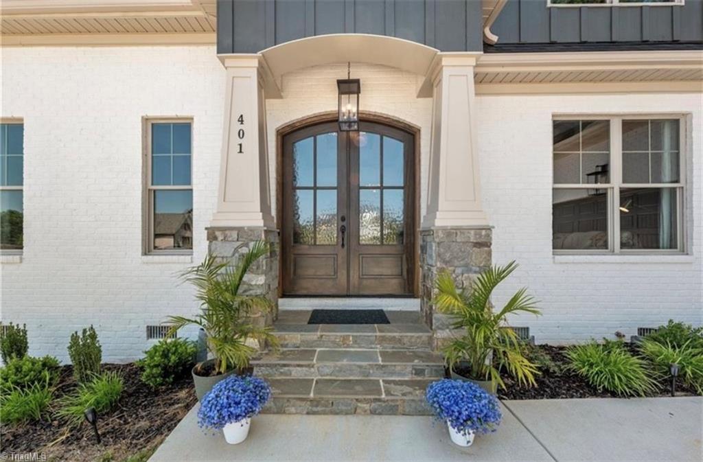 401 Mitchells Landing Way Property Photo 1