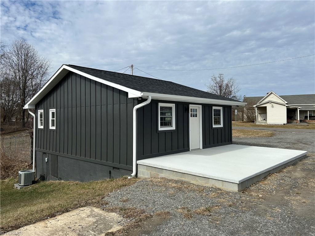 16266 Fancy Gap Property Photo 10