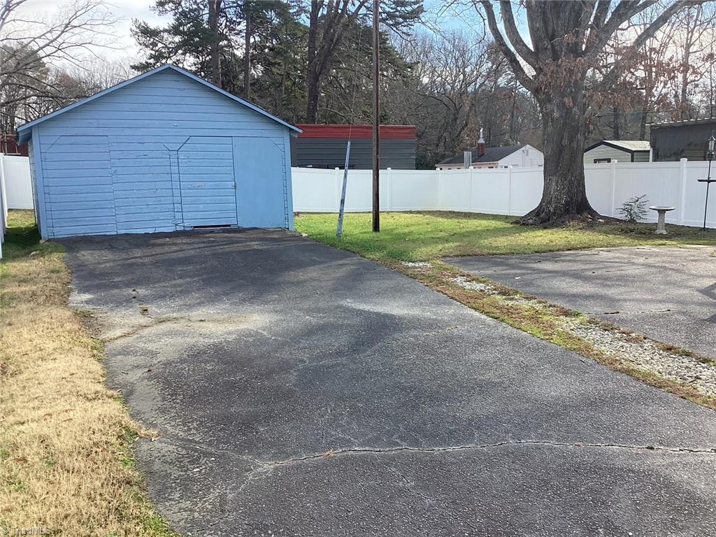 1427 S Fayetteville Street Property Photo 36