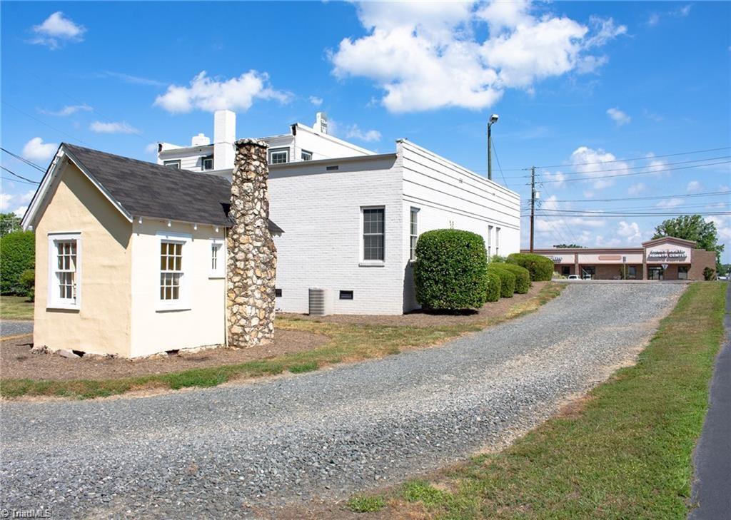 222 E Meadow Road Property Photo 4