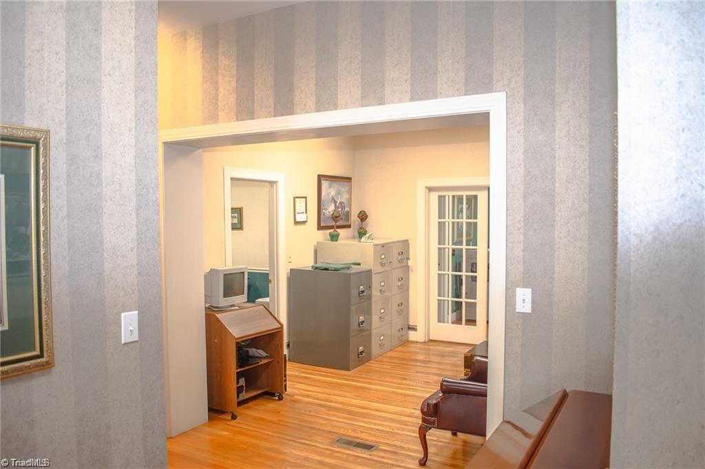 222 E Meadow Road Property Photo 10