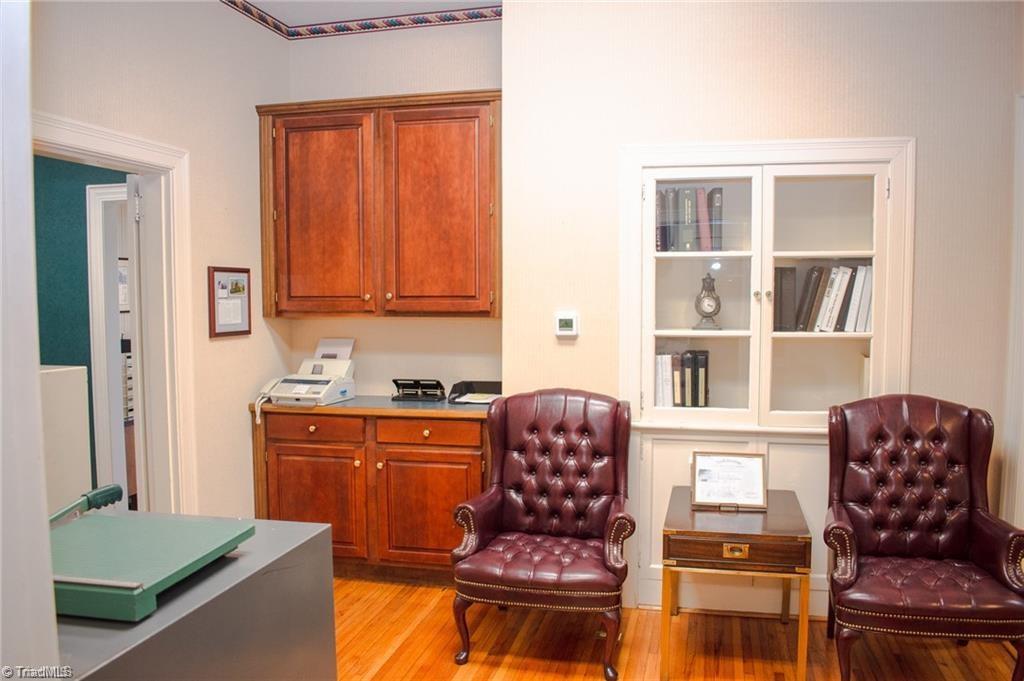 222 E Meadow Road Property Photo 12