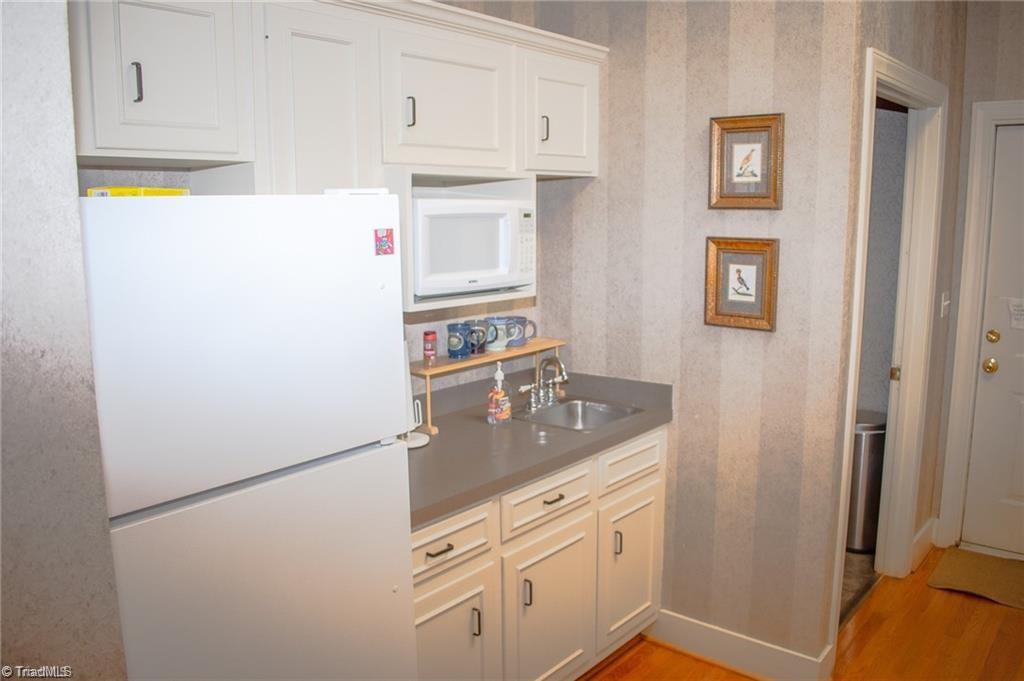 222 E Meadow Road Property Photo 18