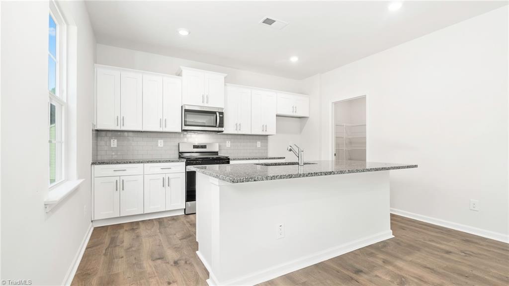 328 Willowbrooke Way Property Photo 8