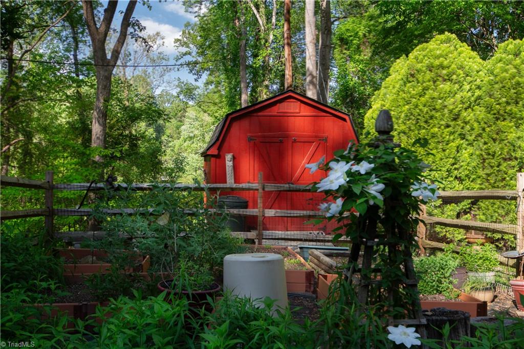 2106 Bethabara Road Property Photo 9