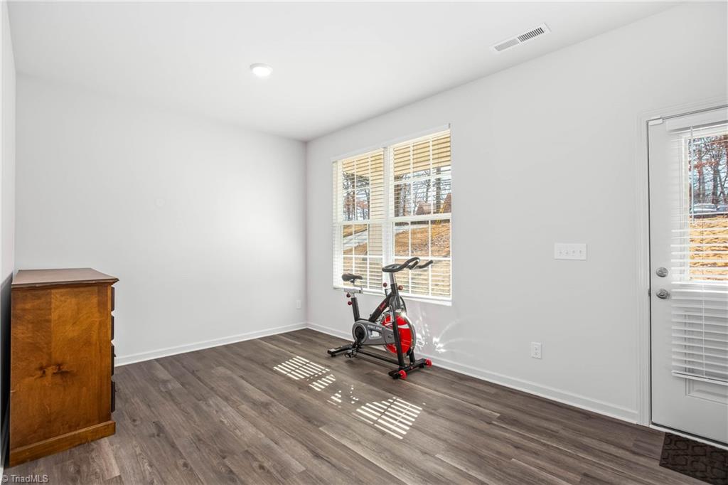 2559 Wallingford Road Property Photo 5