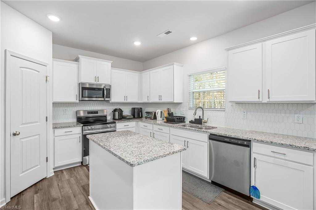 2559 Wallingford Road Property Photo 13