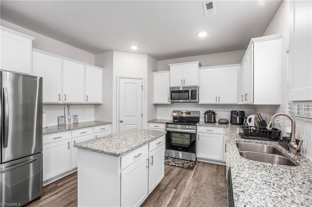 2559 Wallingford Road Property Photo 14