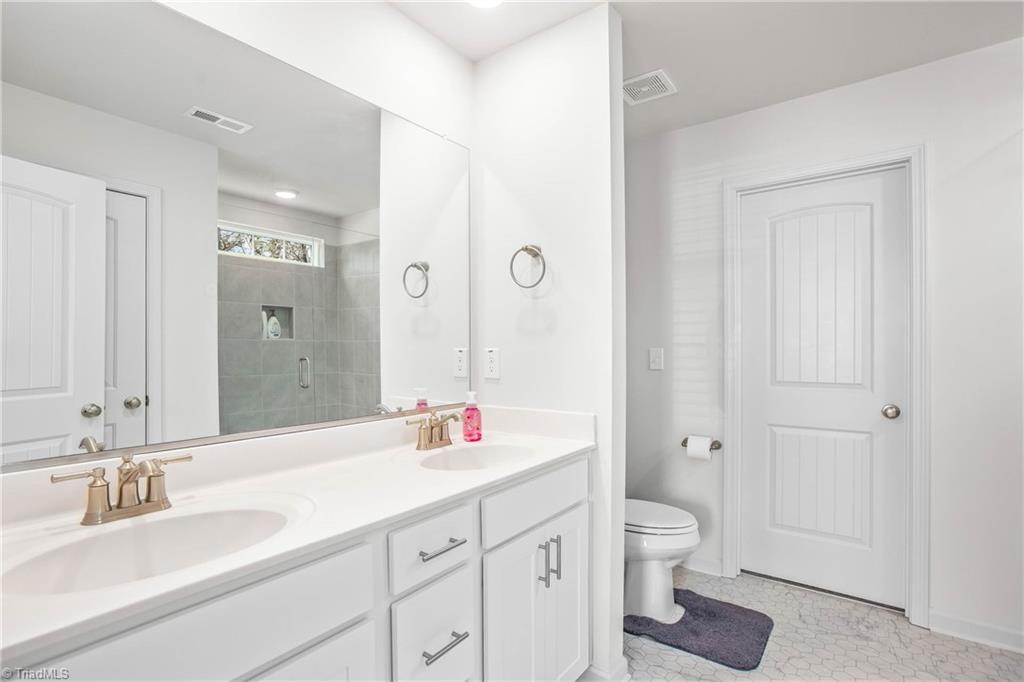 2559 Wallingford Road Property Photo 28