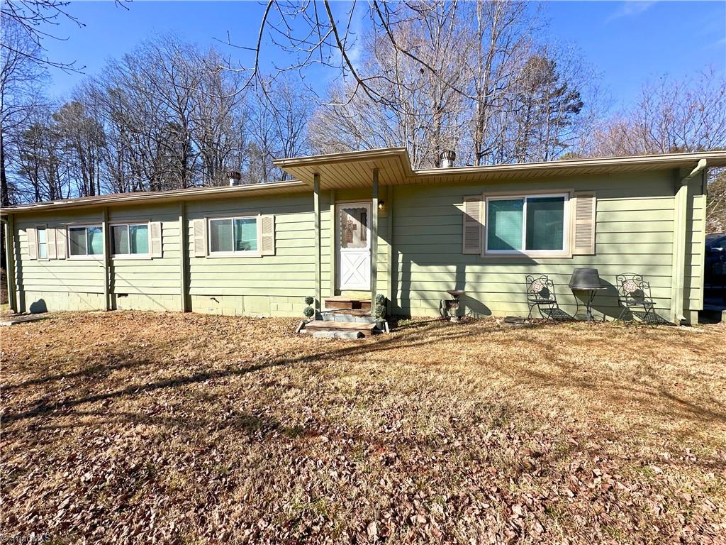 1106 Daniel Road Property Photo 1