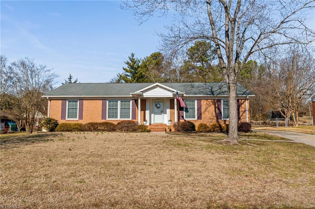 1005 Lakecrest Avenue Property Photo 1