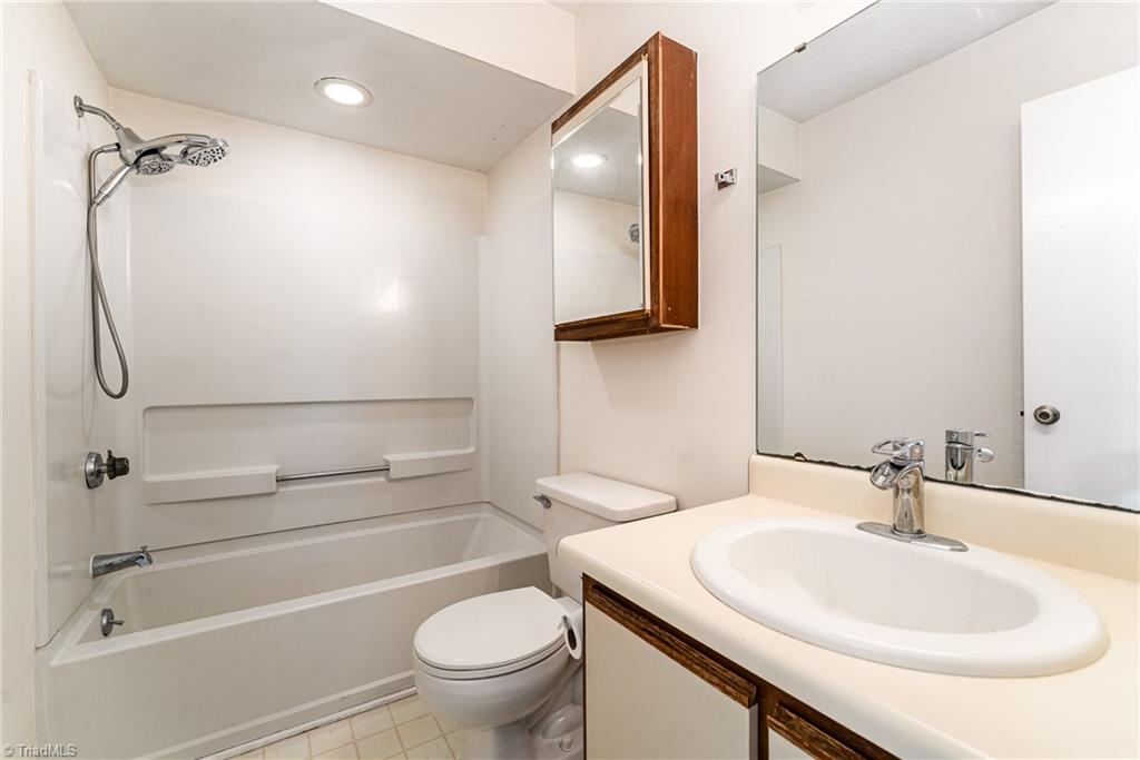 5151 Autumncrest Drive Property Photo 14