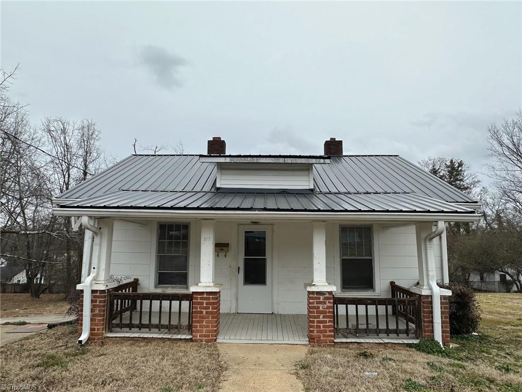817 Efird Street Property Photo 1