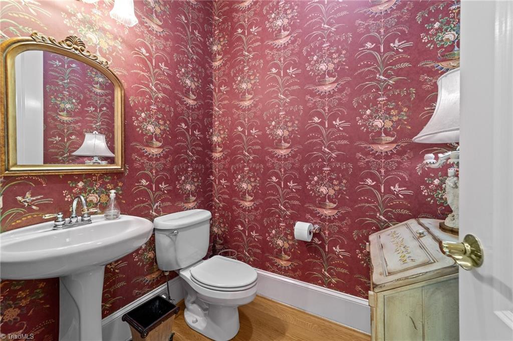 900 Jefferson Wood Lane Property Photo 10