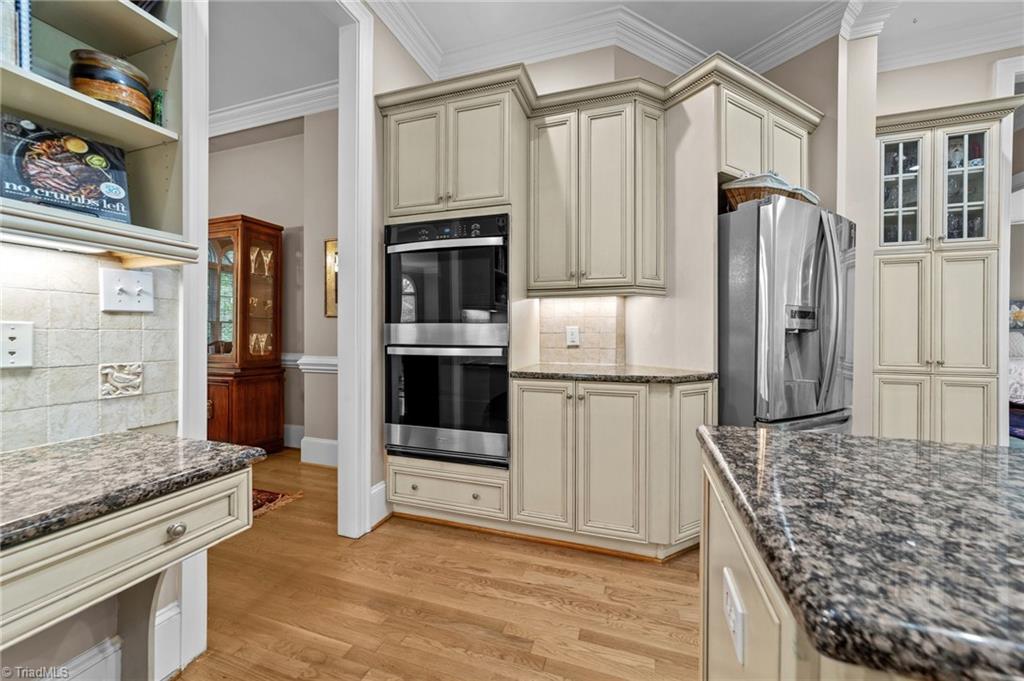 900 Jefferson Wood Lane Property Photo 17