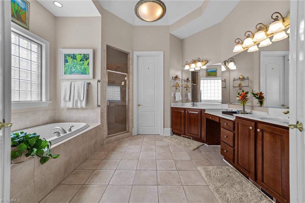 900 Jefferson Wood Lane Property Photo 22