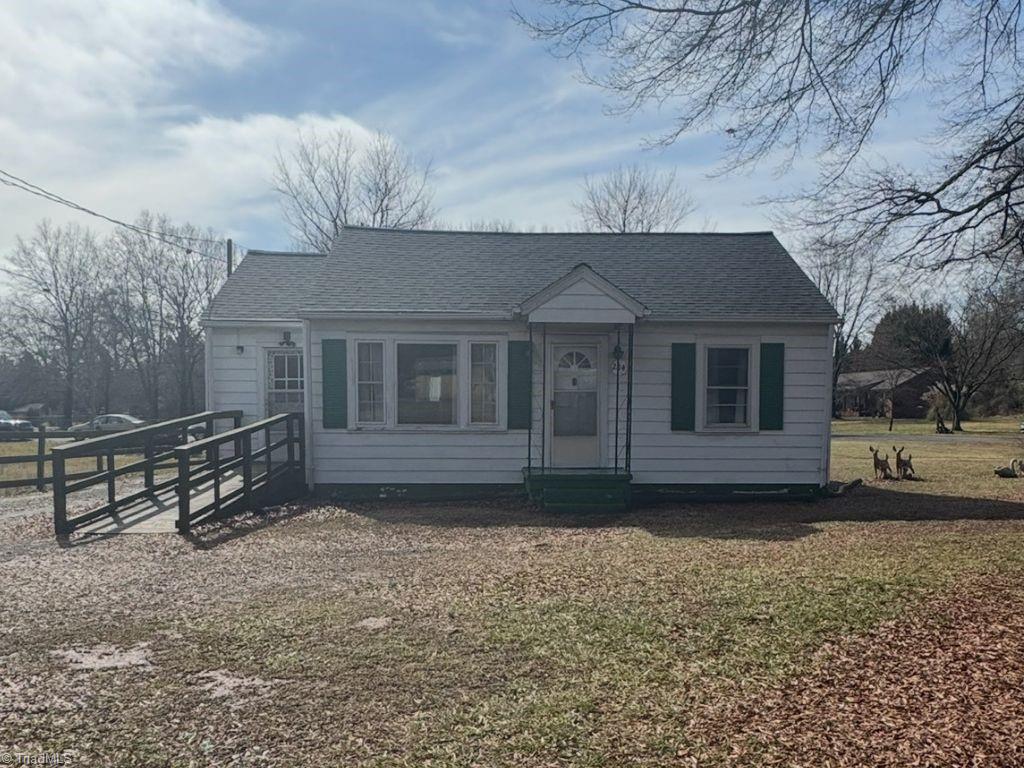 204 Ayersville Road Property Photo