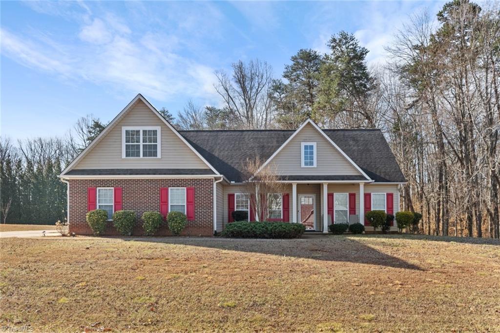 27257 Real Estate Listings Main Image