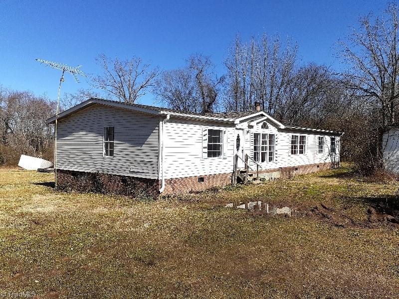 211 Saunders Road Property Photo