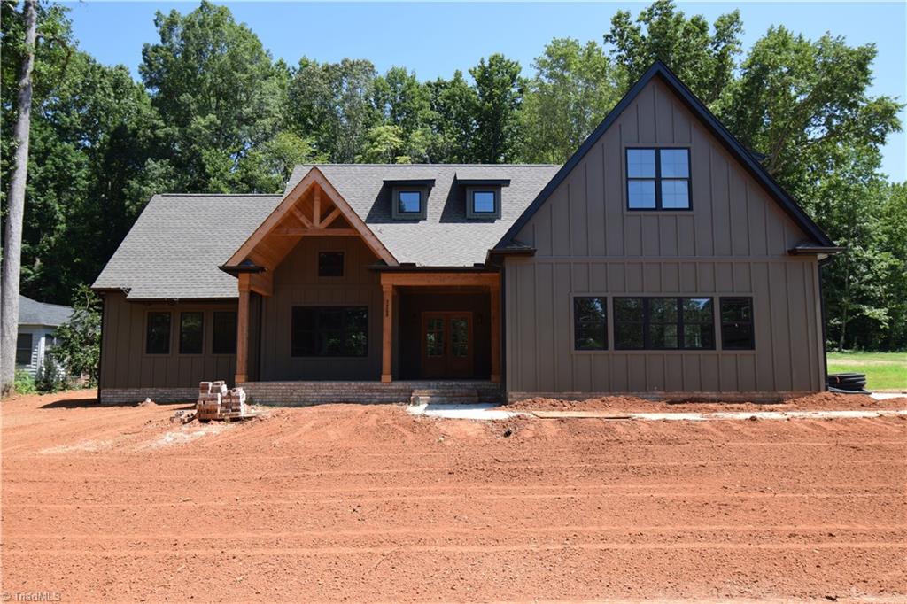 7259 Yadkinville Road Property Photo 1
