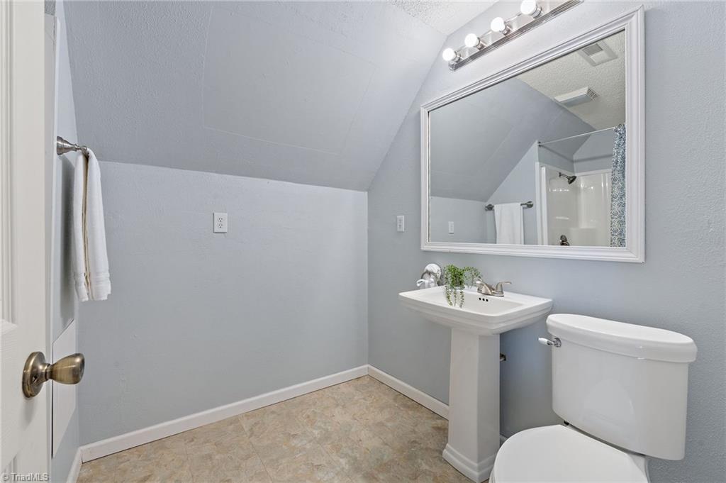1285 Waitman Road Property Photo 32