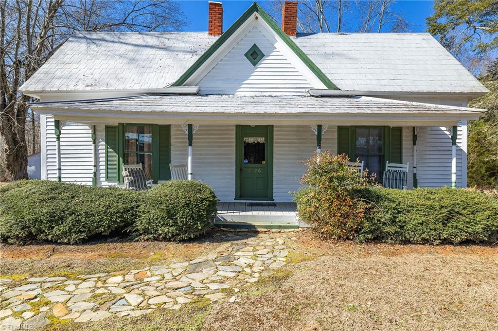 7026 Summerfield Road Property Photo 1