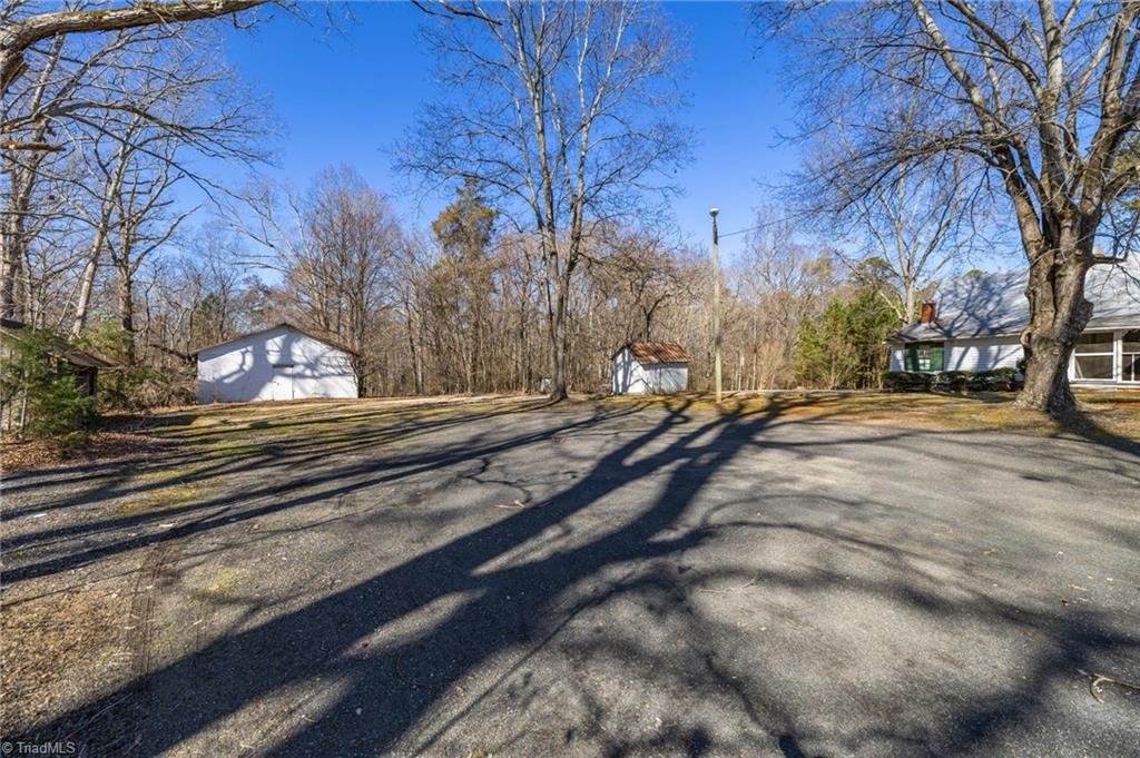 7026 Summerfield Road Property Photo 6