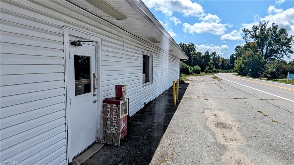 9537 Us Highway 29 Bus Property Photo 2