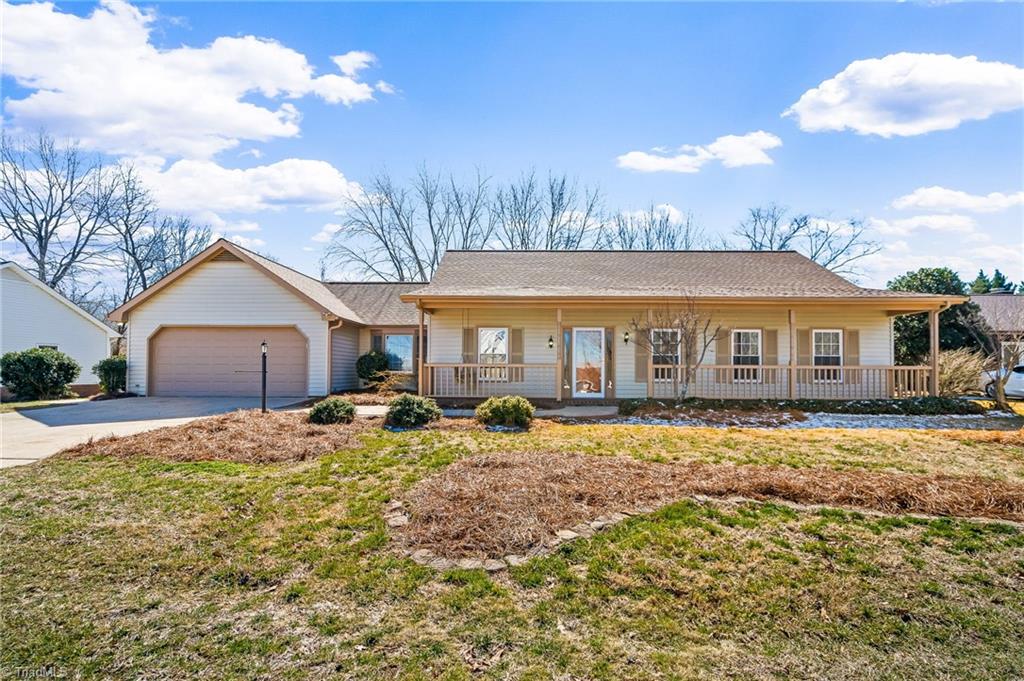 1760 Round Hill Circle Property Photo