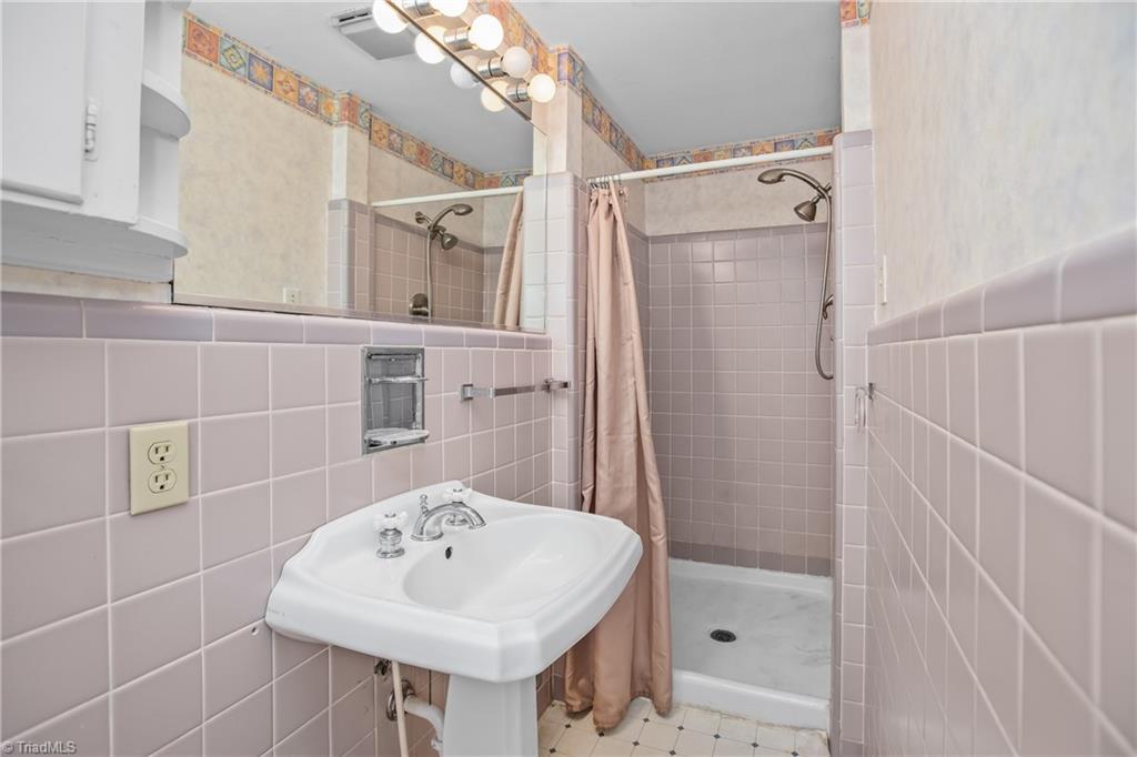 231 Edgedale Drive Property Photo 22