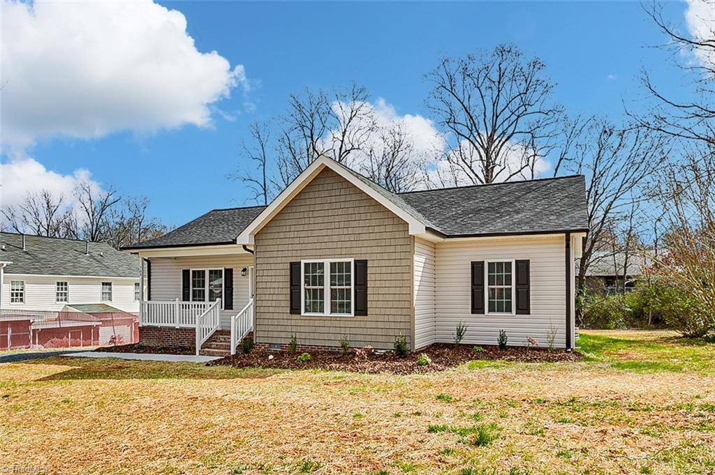 709 Uwharrie Street Property Photo