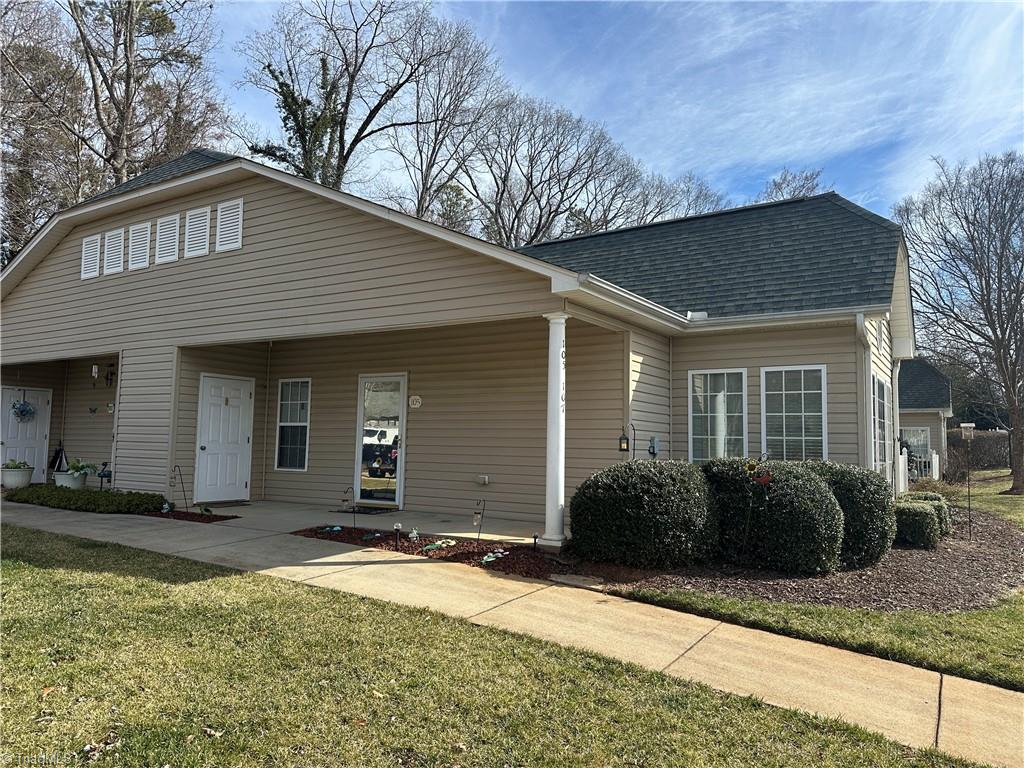 105 Brick Walk Court Property Photo 1