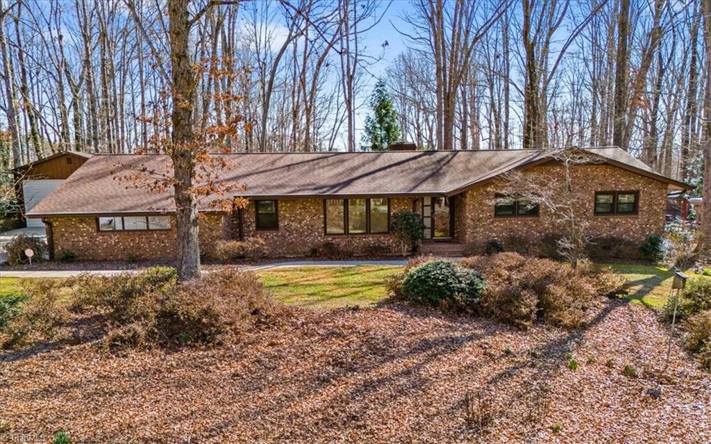 307 Fairidge Drive Property Photo