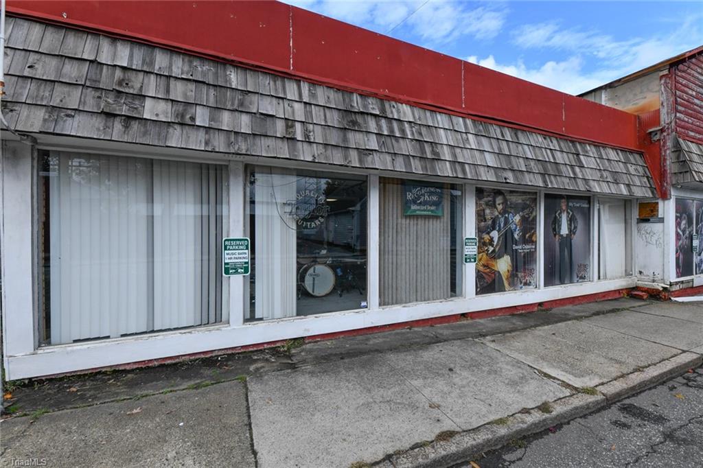 920 S Chapman Street Property Photo 2