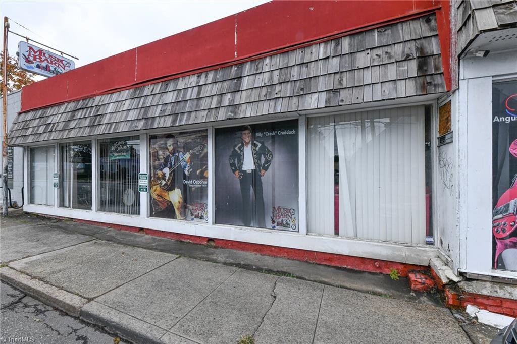 920 S Chapman Street Property Photo 3