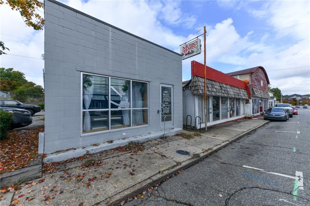 920 S Chapman Street Property Photo 4