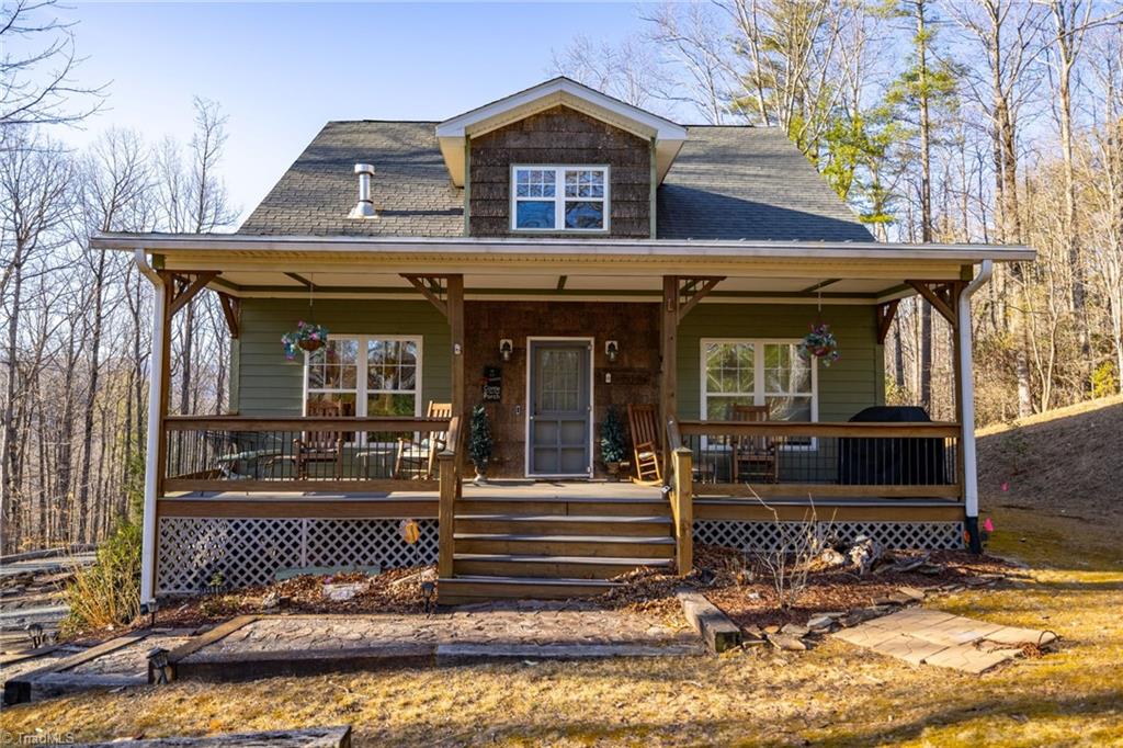 703 Powder Horn Mtn Road Property Photo