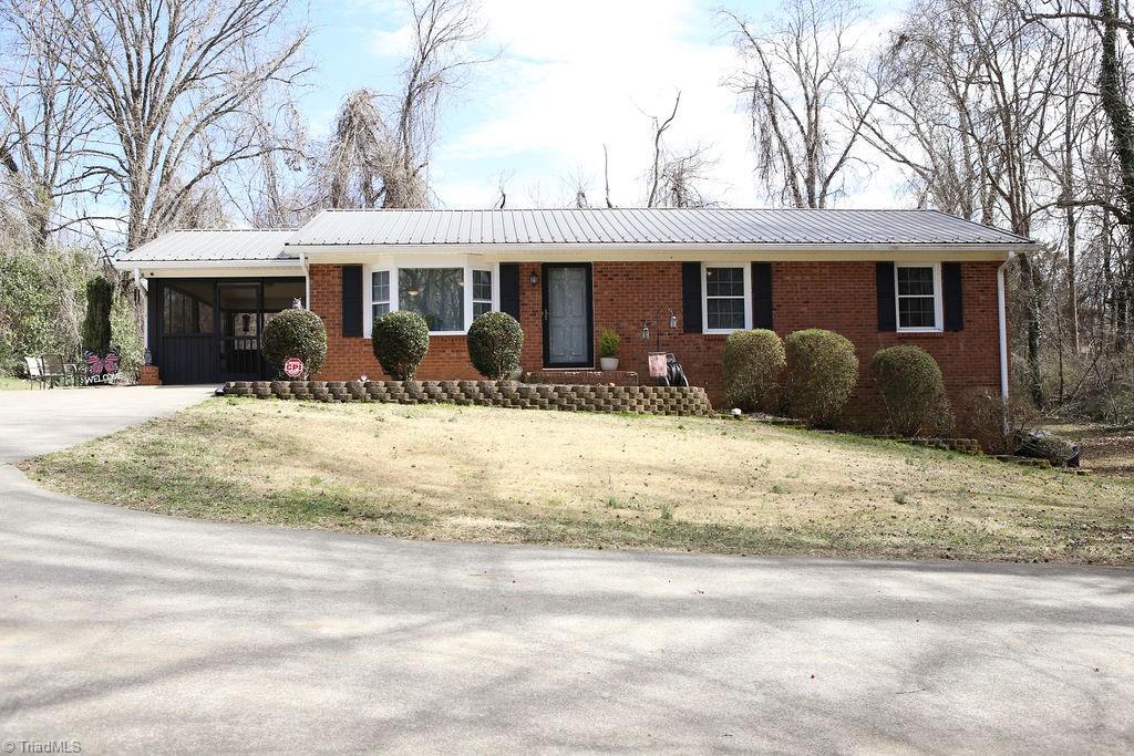 487 Garland Drive Property Photo