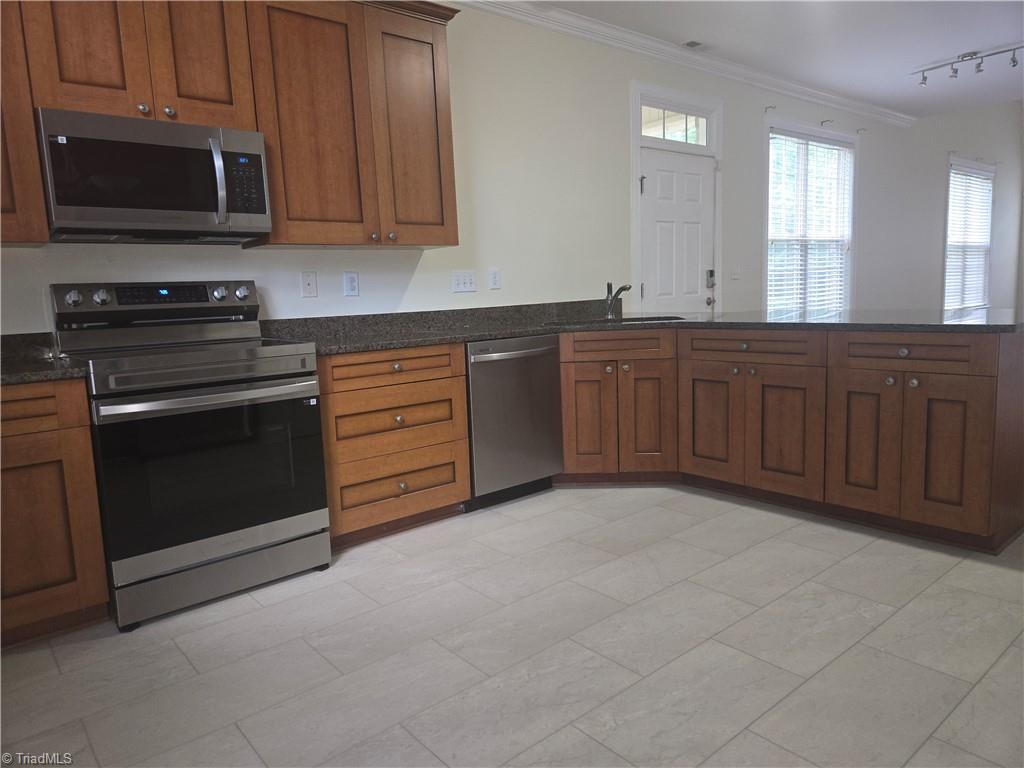 4138 Baylor Street Property Photo 10