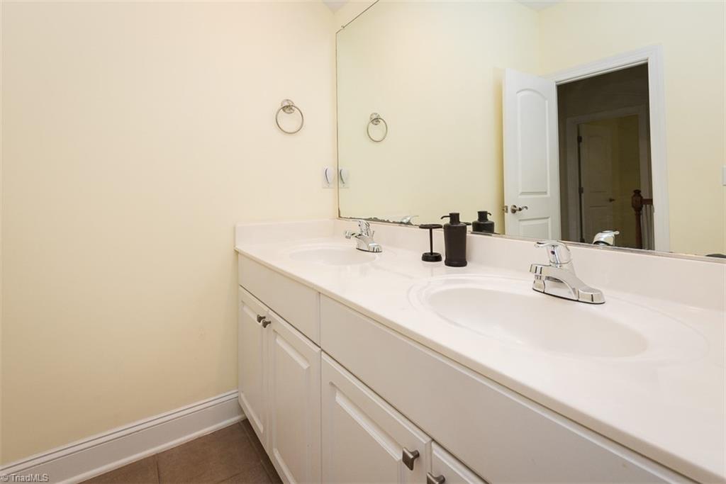4138 Baylor Street Property Photo 17