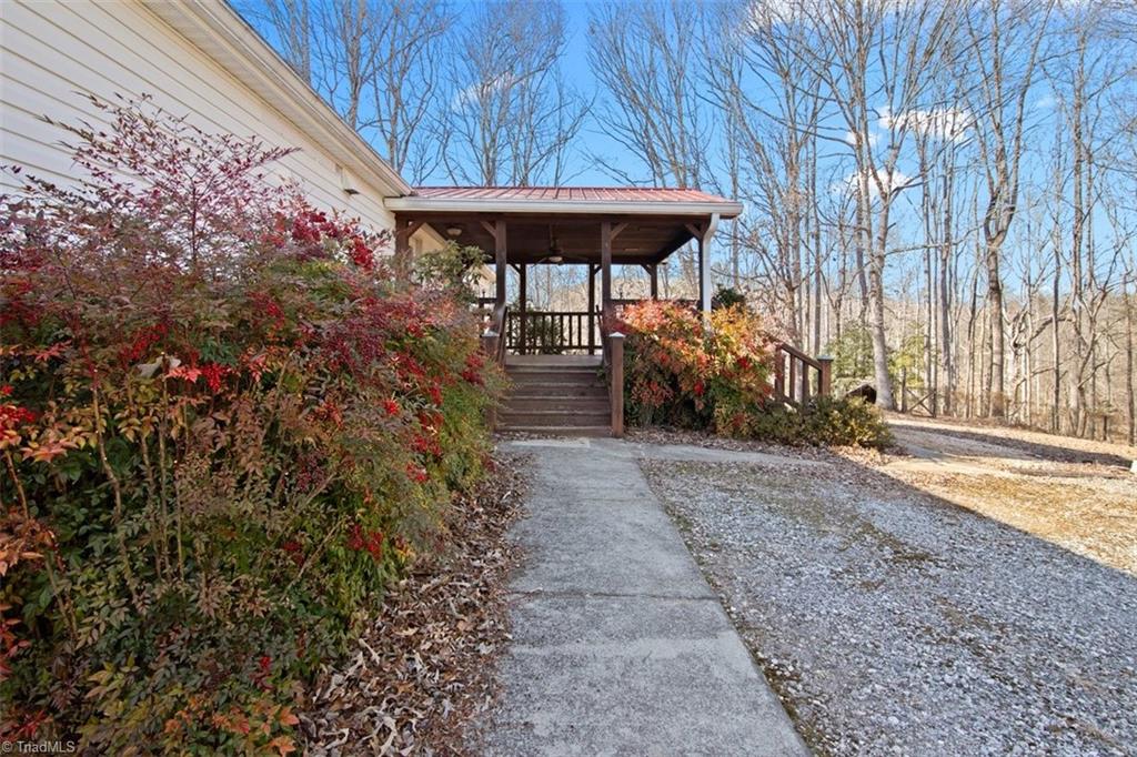153 S River Lane Property Photo 28