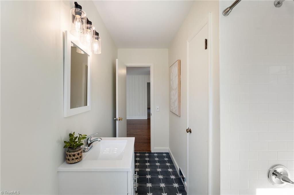 1212 Miller Street Property Photo 9